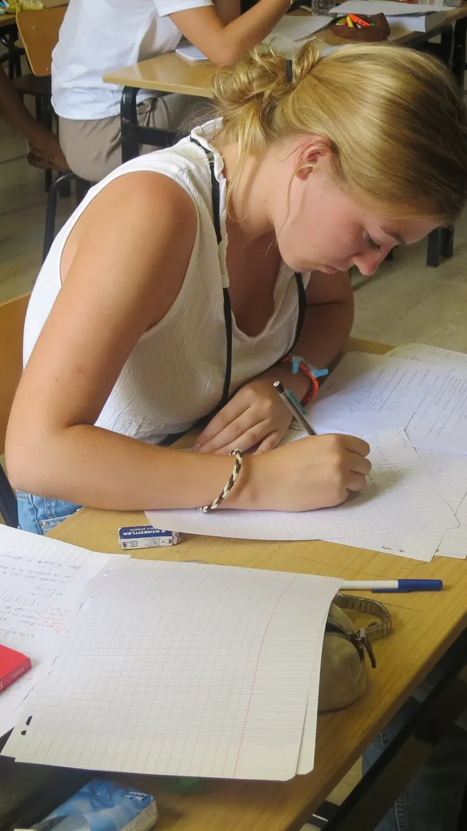 Étudiant en prépa ECG pendant un stage intensif de maths